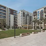 Skyline Vista 3-Bedroom Haven With Lagoon Retreat