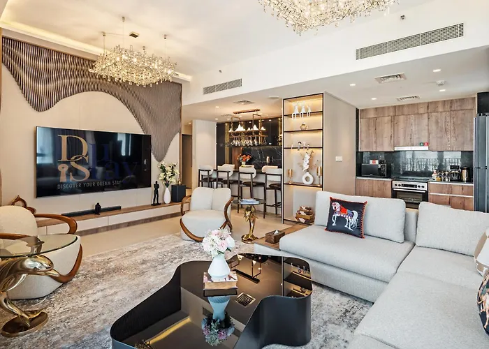 Skyline Vista 3-Bedroom Haven With Lagoon Retreat