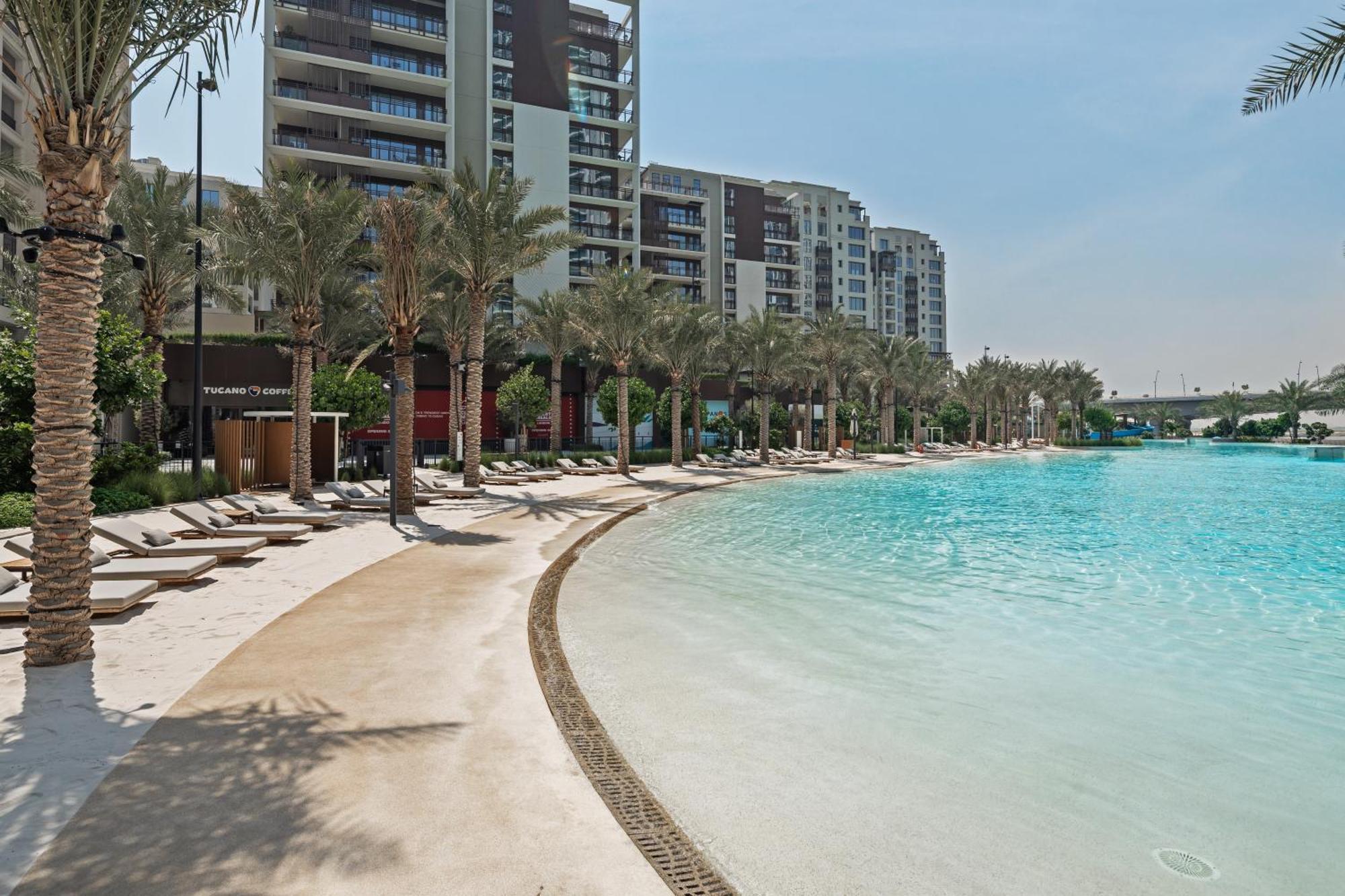 Skyline Vista 3-bedroom Haven With Lagoon Retreat