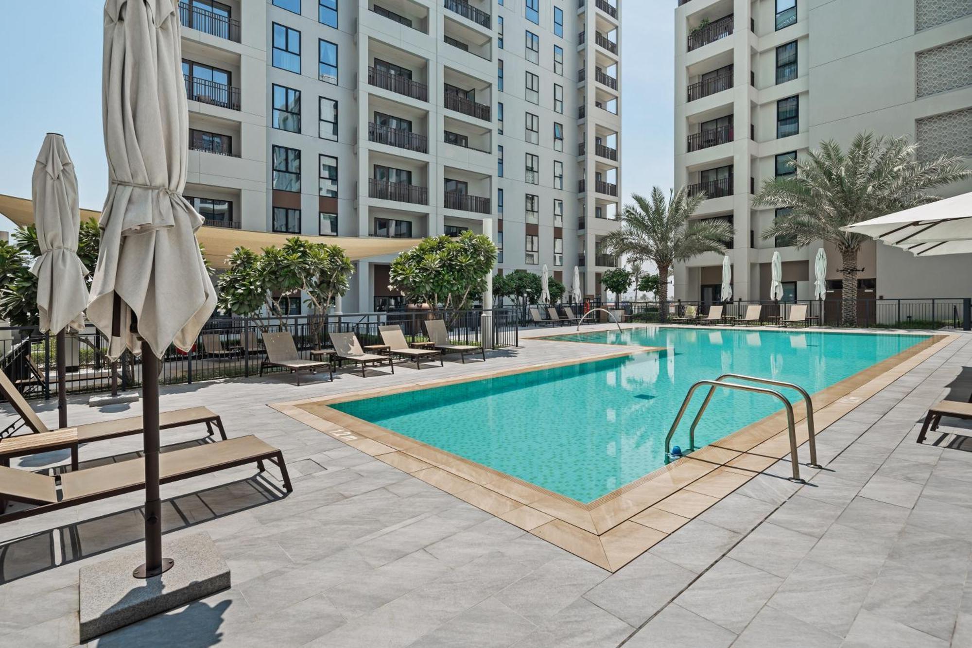 Apartment Skyline Vista 3-bedroom Haven With Lagoon Retreat