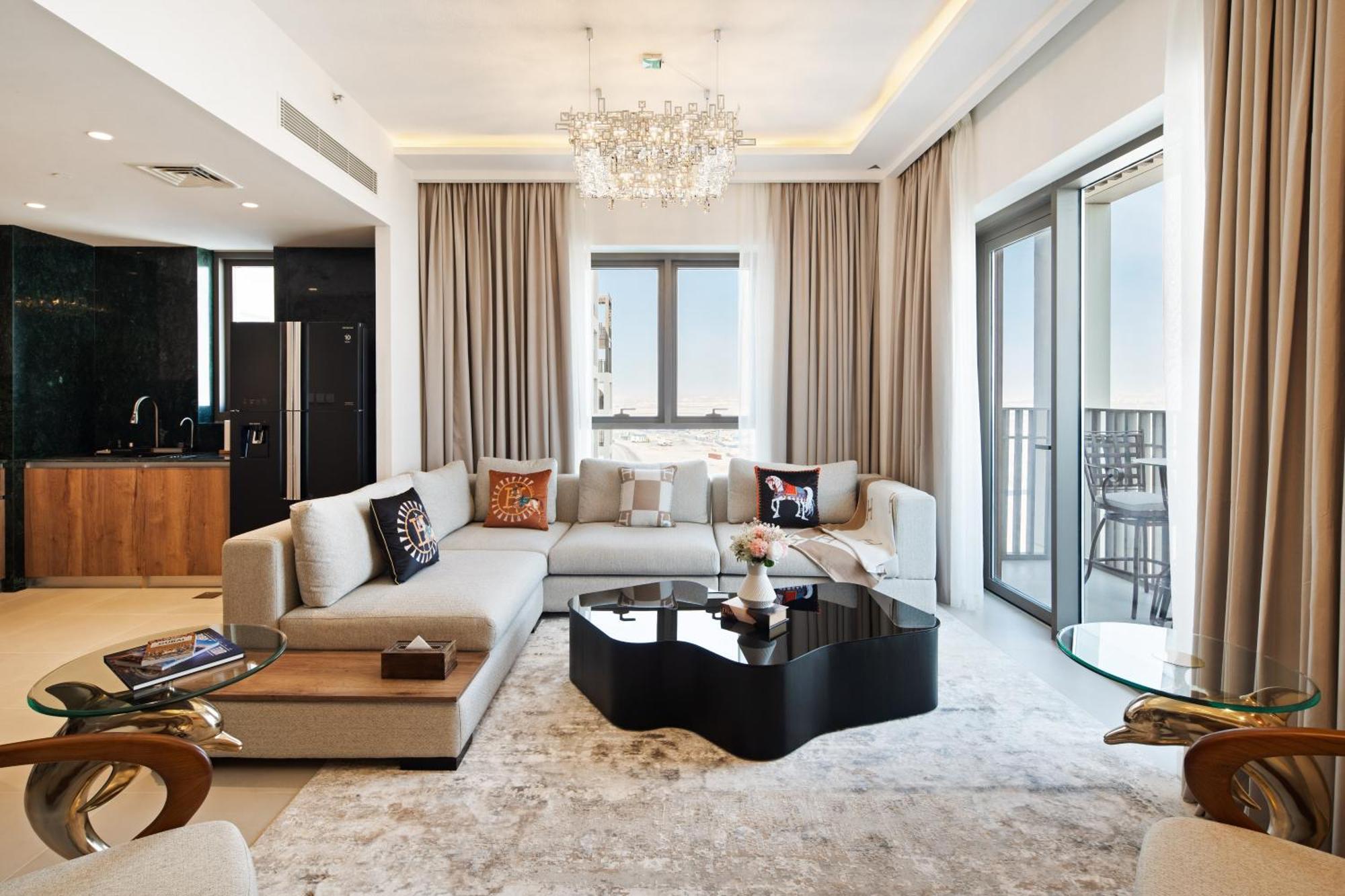 Skyline Vista 3-bedroom Haven With Lagoon Retreat * Dubai