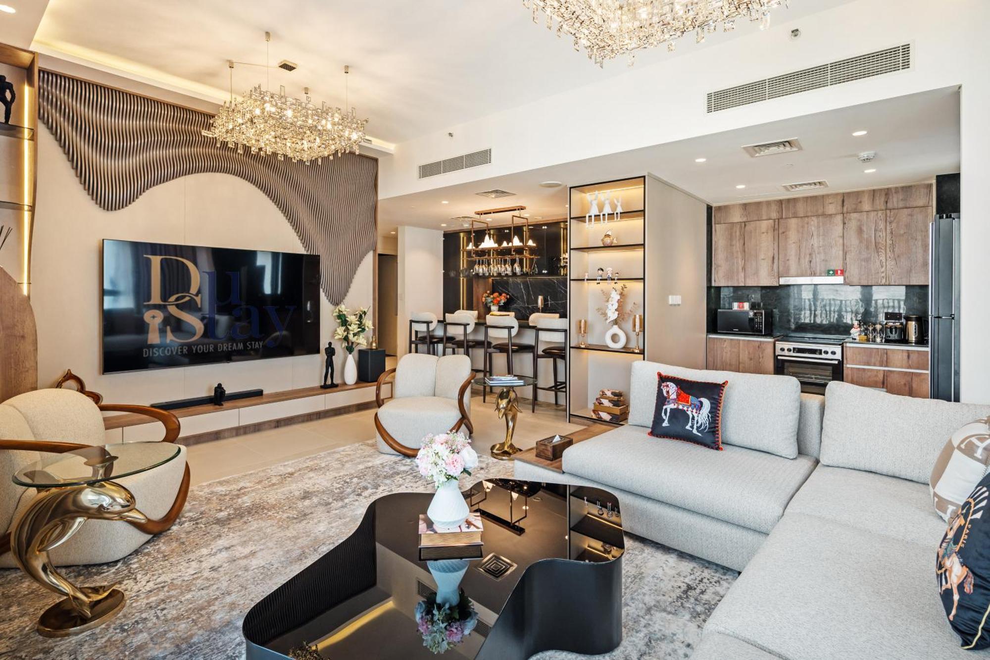 Skyline Vista 3-bedroom Haven With Lagoon Retreat Apartment Dubai